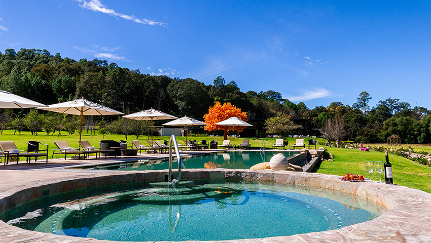 850px x 480px - Outdoor Jacuzzi and Steam Rooms | Sierra Lago Resort & Spa